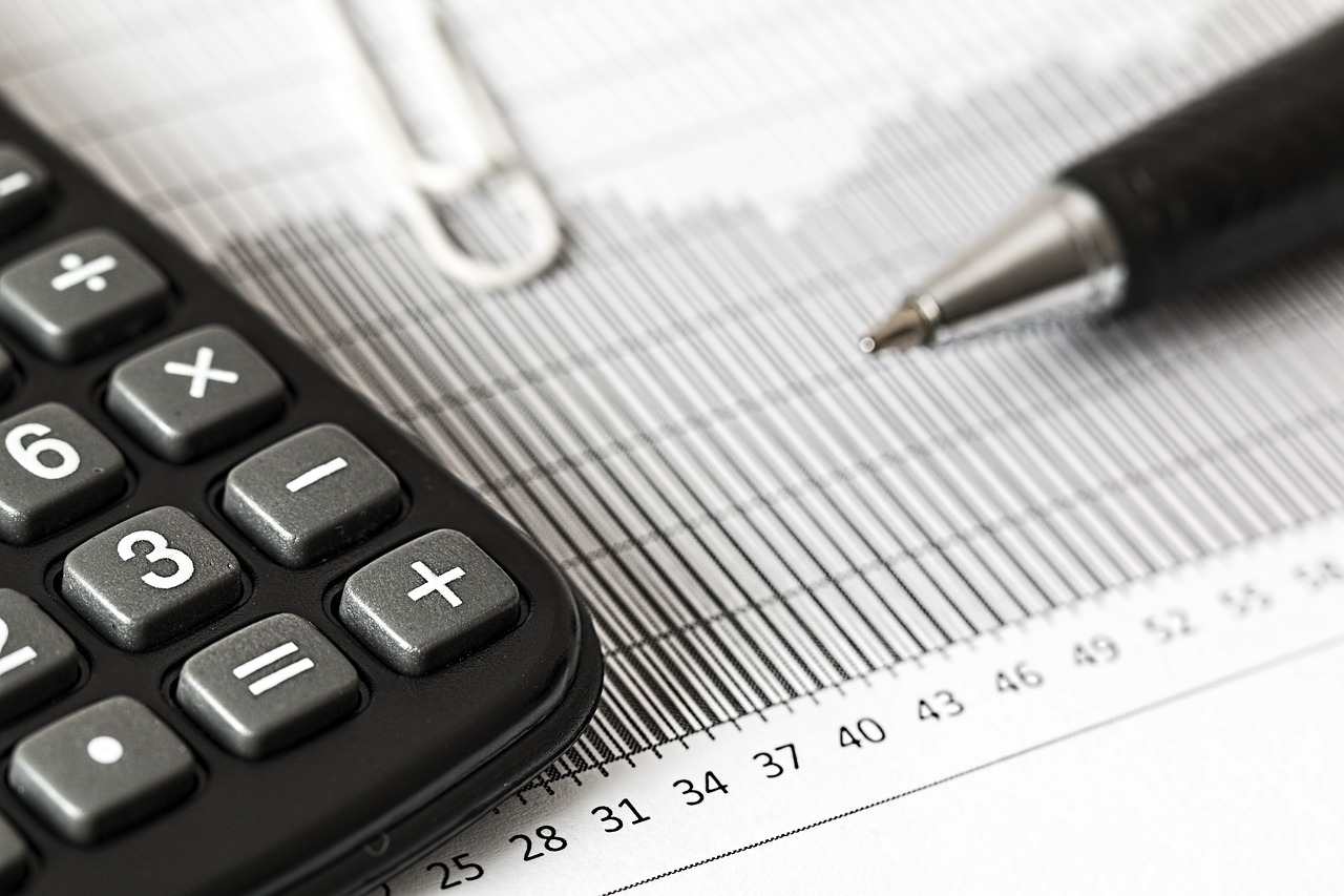 calculator-1680905_1280 (1).jpg
